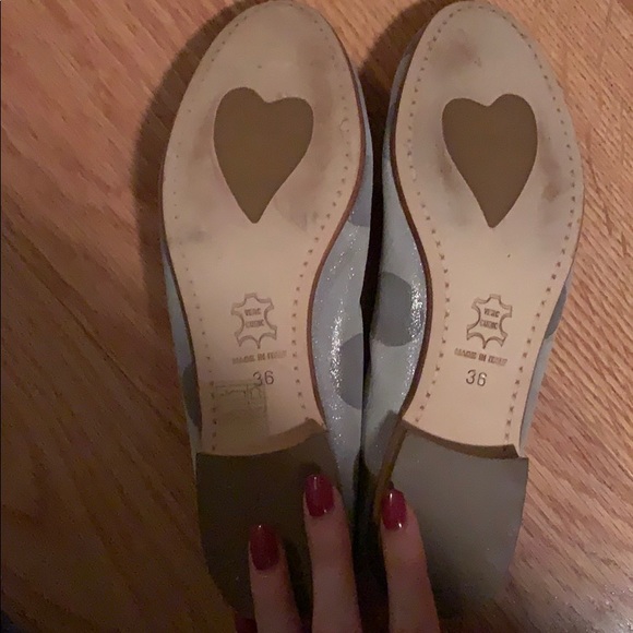 Grey/silver polka dot shimmery heels - Picture 2 of 6